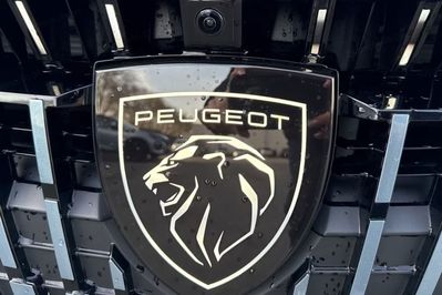 Peugeot 308 GT Exclusive e-DCS6 1.2 mHEV