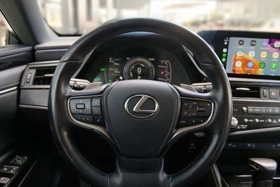 Lexus ES 300h Business Edition
