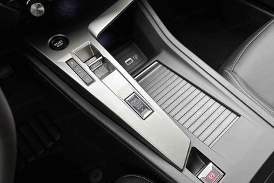 Peugeot 308 Allure S&S e-DCS6 1.2 mHEV