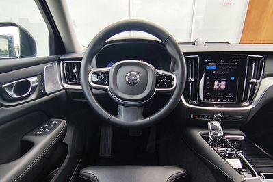 Volvo V60 T6 AWD Plug-In Hybrid Plus Bright aut