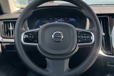 Volvo V60 B4 B Plus Dark