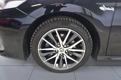 Toyota Camry 2.5 Hybrid Prestige