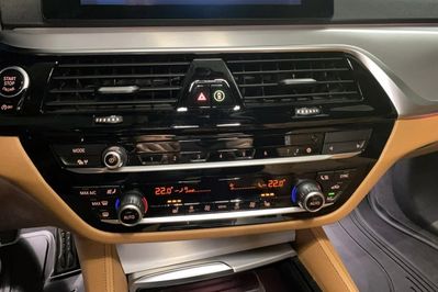 BMW Seria 5 Touring 540d xDrive M Sport