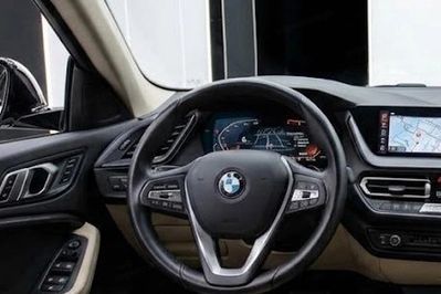 BMW Seria 2 218i Luxury Line aut