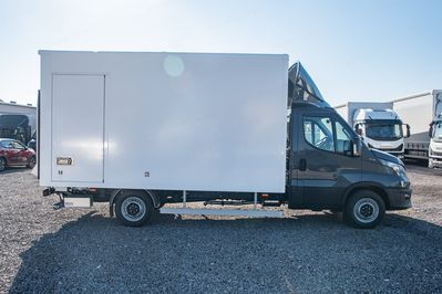 Iveco Daily 35S18 Kontener 8EP + Winda