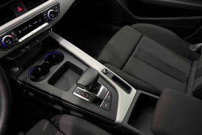 Audi A4 35 TFSI mHEV S Line S tronic
