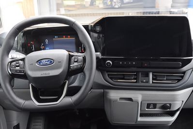 Ford Tourneo Custom 320 L2H1 Titanium A8