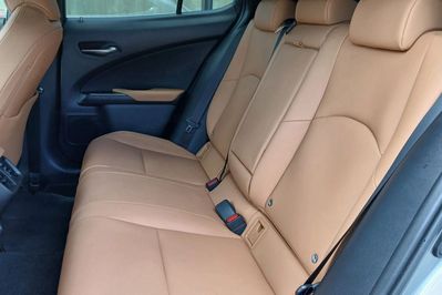 Lexus UX 300h F Sport Design