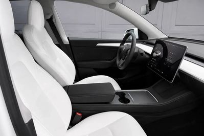 Tesla Model Y Dual Motor  AWD