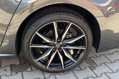 Toyota Corolla GR Sport 2.0 Hybrid Dynamic Force