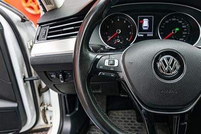 Volkswagen Passat 1.8 TSI R-Line DSG