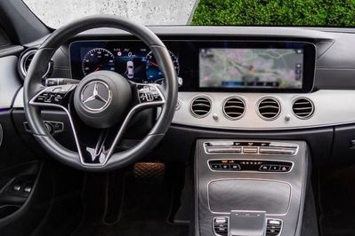 Mercedes E Klasa E 300 e 4-Matic Avantgarde