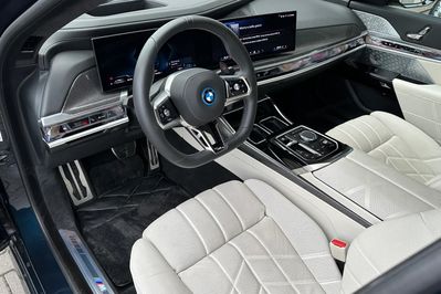 BMW Seria 7 M760e xDrive