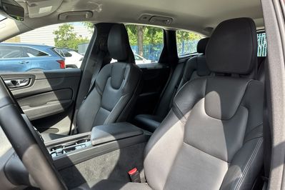 Volvo XC60 B4 D AWD Momentum Pro