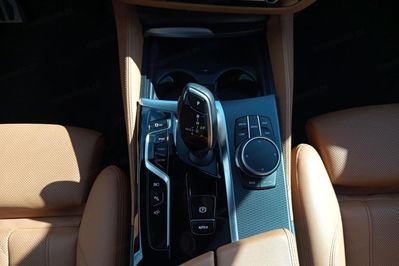 BMW Seria 5 530e xDrive M Sport sport-aut