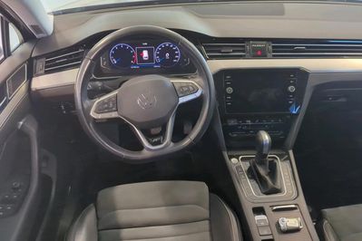 Volkswagen Passat 2.0 TSI R-Line DSG