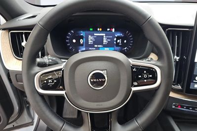 Volvo XC60 B5 B AWD Plus Dark