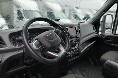 Iveco Daily 70C18 Zabudowa + Tył spanie