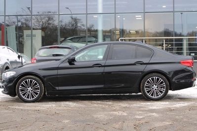 BMW Seria 5 520d xDrive Sport Line