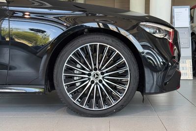 Mercedes E Klasa 220 d 4-Matic AMG