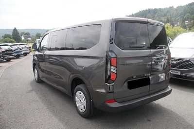 Ford Transit Custom Kombi M1 320 L2H1 Trend A8