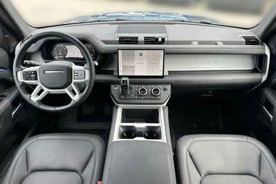 Land Rover Defender 130 3.0 D250 mHEV X-Dynamic SE