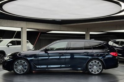 BMW Seria 5 530i xDrive M Sport sport