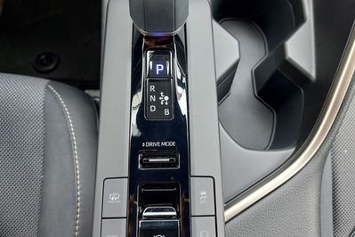 Toyota C-HR Executive 2.0 Plug-in Hybrid Dynamic Force