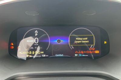 Renault Captur Techno 1.6 E-Tech Hybrid AT