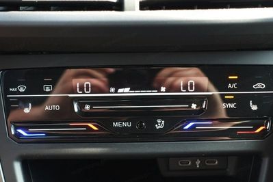 Volkswagen Taigo 1.0 TSI R-Line DSG