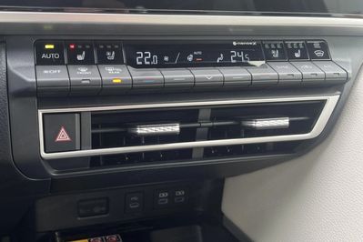 Toyota Camry 2.5 Hybrid Executive e-CVT