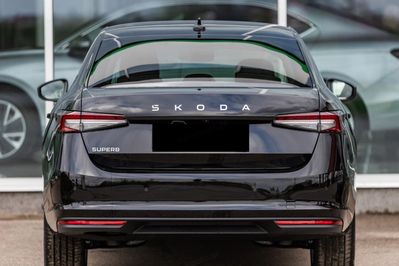 Skoda Superb Drive 2.0 TSI DSG