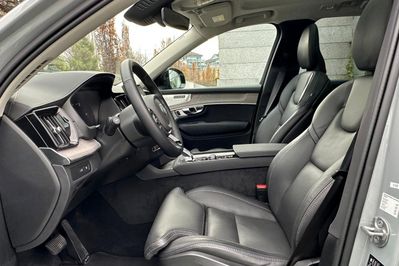 Volvo XC90 T8 AWD Plug-In Hybrid Plus Dark 7os