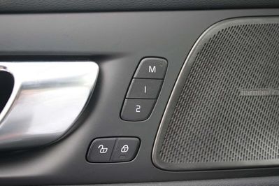 Volvo V60 T6 AWD Plug-In Hybrid Plus Dark