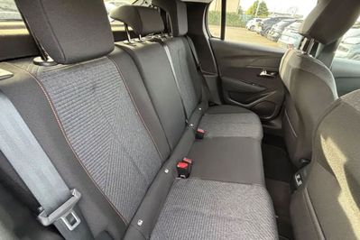 Peugeot 208 Business e-DCS6 1.2 mHEV