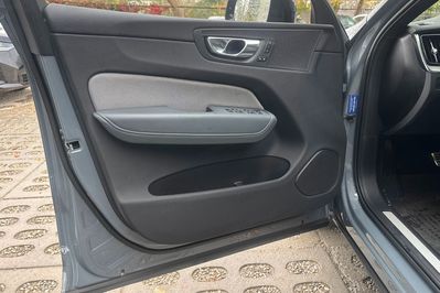Volvo XC60 B5 D AWD R-Design