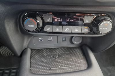 Nissan Juke 1.0 Dig-T&N-Connecta Dct
