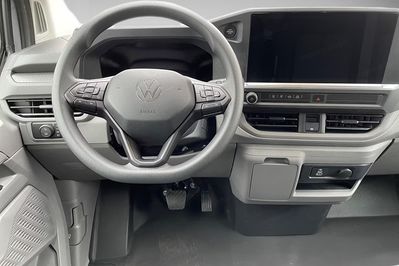 Volkswagen Transporter L2H1 8AT Zabudwa Brygadowa