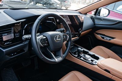 Lexus NX 450h+ Omotenashi AWD
