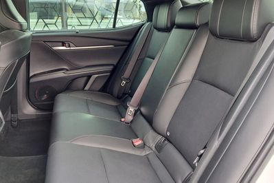 Toyota Camry Hybrid Dynamic Force Executive e-CVT