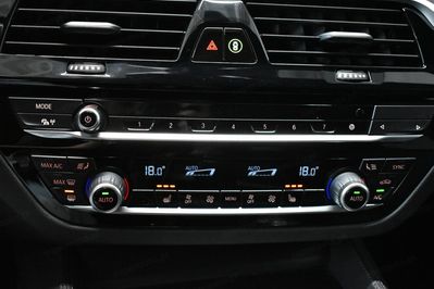 BMW Seria 5 520d xDrive M Sport mHEV aut