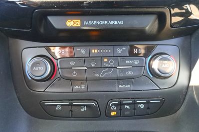 Ford Tourneo Connect Ecoblue Trend Powershift