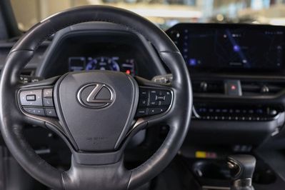 Lexus UX 200 F Sport Design 2WD
