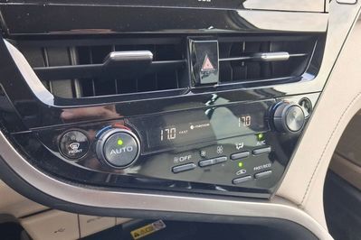 Toyota Camry 2.5 Hybrid Executive Cvt