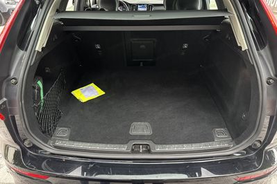 Volvo XC60 B4 B Plus Dark