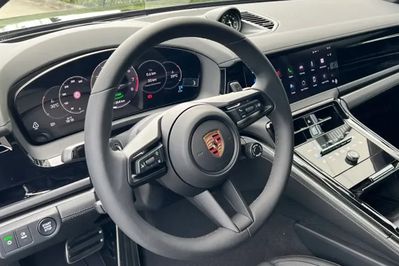 Porsche Panamera 4 E-Hybrid