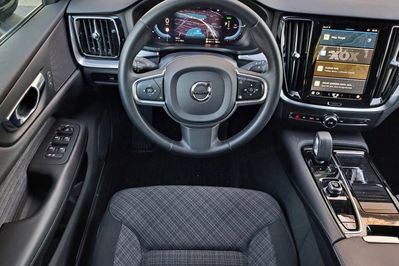 Volvo V60 T6 AWD Plug-In Hybrid Core aut