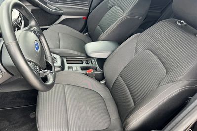Ford Focus 1.0 Ecoboost Mhev Titanium x