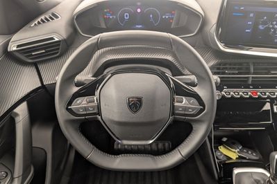 Peugeot 2008 ALLURE 1.2 PureTech