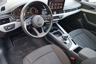Audi A4 35 TFSI mHEV S tronic